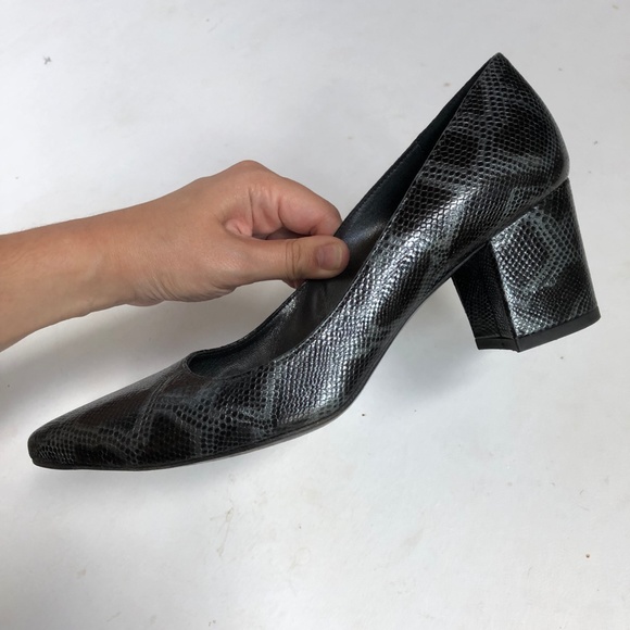 Stuart Weitzman Pointy Toe Snake Print Block Heels - Picture 6 of 11